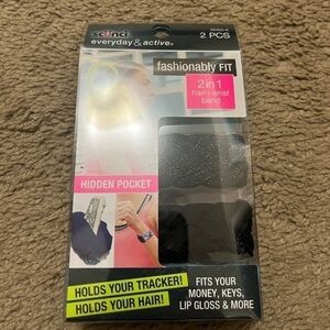 NWT Brand New Scunci 2 in 1 hair + wrist band.